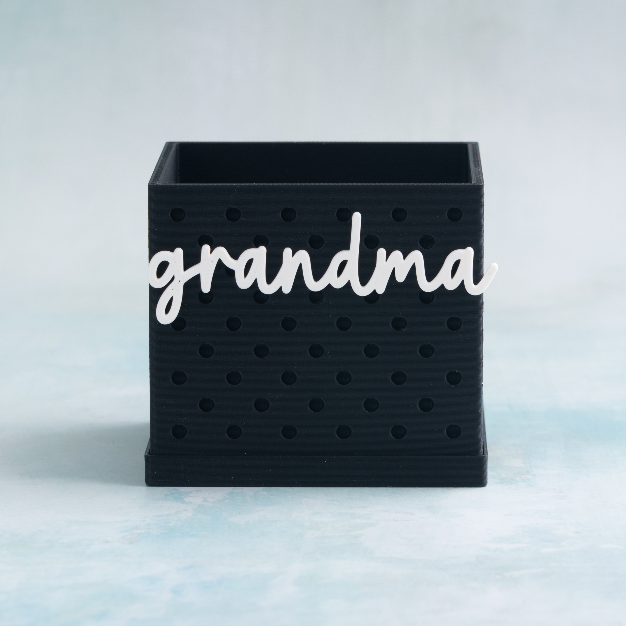 grandma white word snap on pot