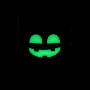 jack o lantern glow in the dark toothy mouth half eye snaps