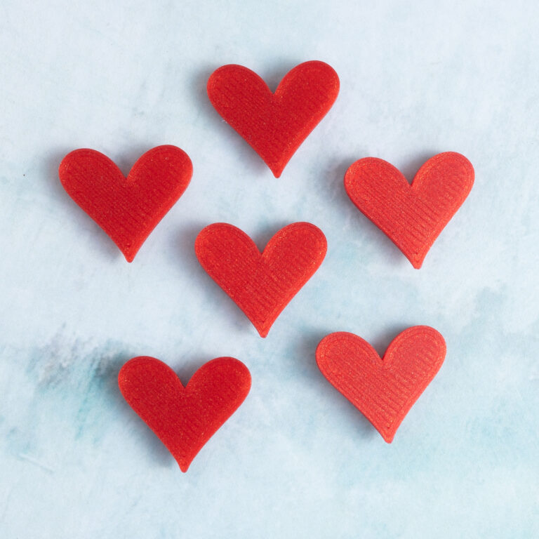 Simple heart charm set candy apple red