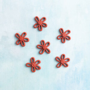 small red flower snap on charms back