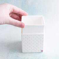 White succulent snappy pot planter hand sliding liner inside